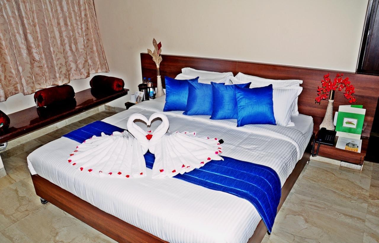 Hotel Mookambika Palace Kolluru Eksteriør billede