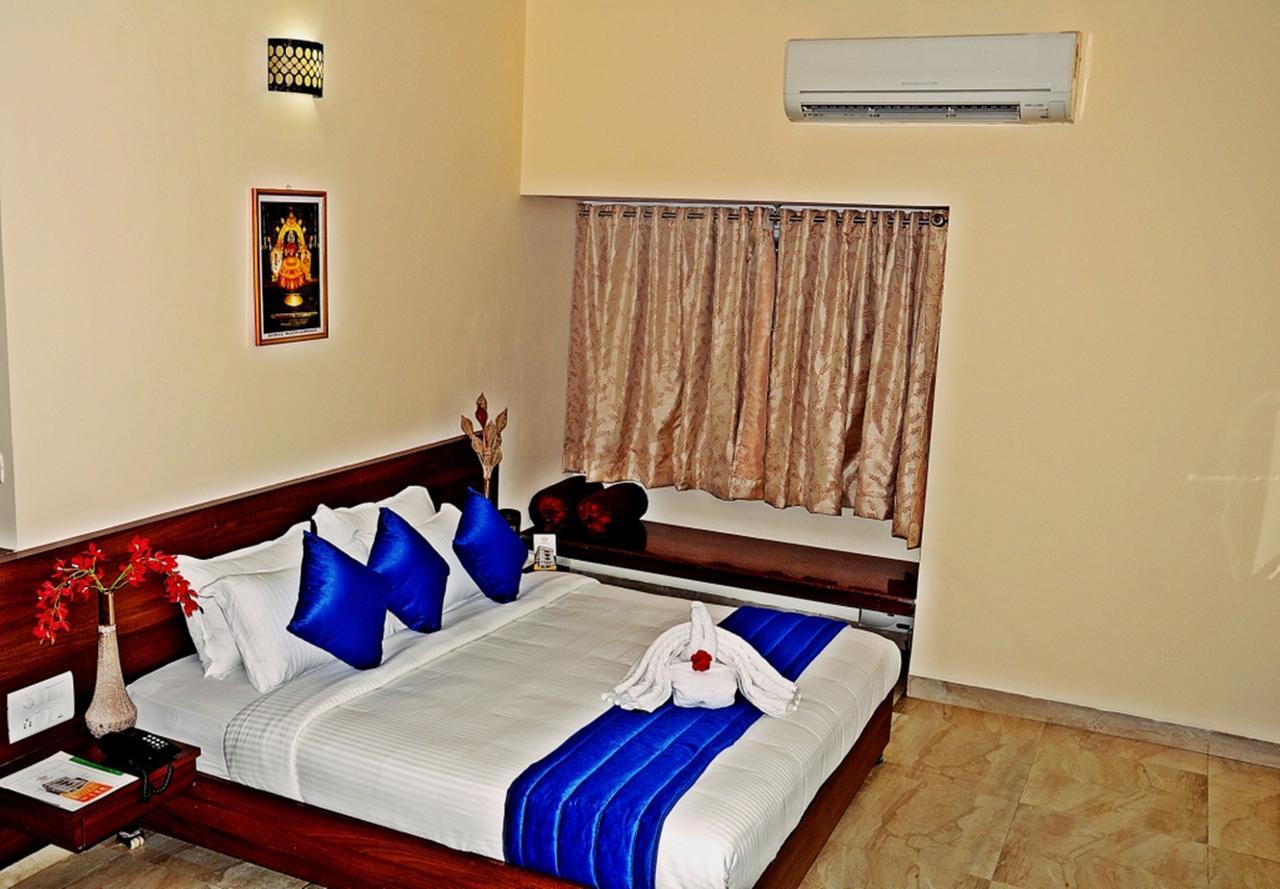 Hotel Mookambika Palace Kolluru Eksteriør billede