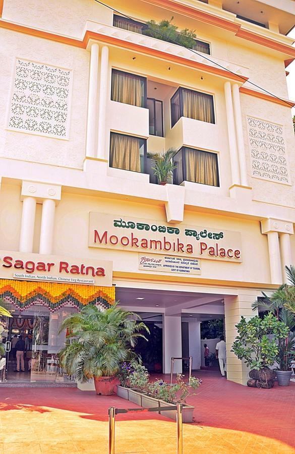 Hotel Mookambika Palace Kolluru Eksteriør billede