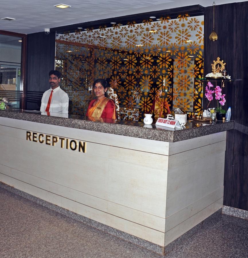 Hotel Mookambika Palace Kolluru Eksteriør billede