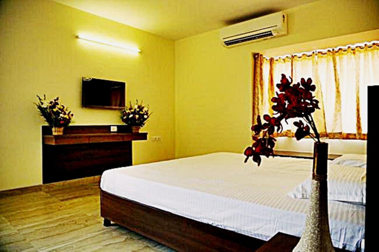 Hotel Mookambika Palace Kolluru Eksteriør billede