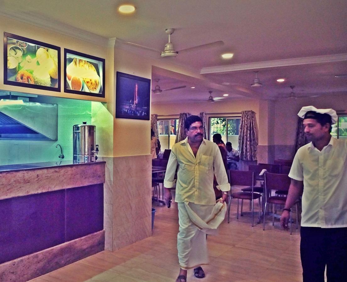 Hotel Mookambika Palace Kolluru Eksteriør billede